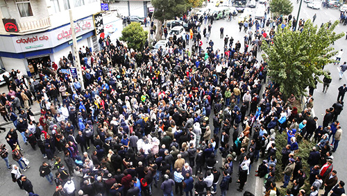 چرا ایرانیان اجازه تجمع اعتراضی ندارند؟